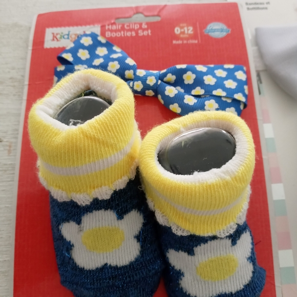 Bow and sock sets - Picture 4 of 4